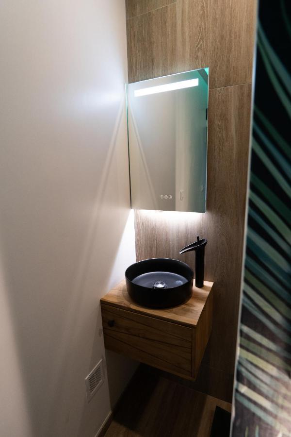 Capsule Thailande I Sauna I Balneo I Console I Jeux En Bois I Cinema I Cour Interieure Trith-Saint-Leger المظهر الخارجي الصورة